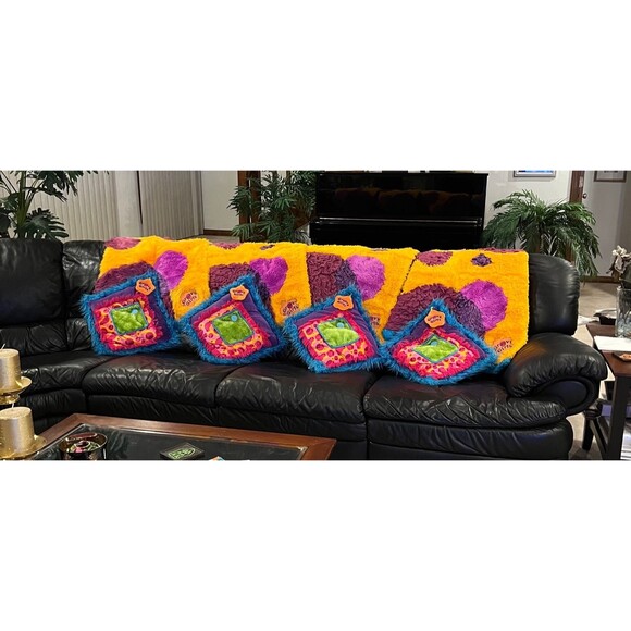 Groovy Girls 4-Piece Plush Room Rug and Pillow Set - Picture 1 of 12